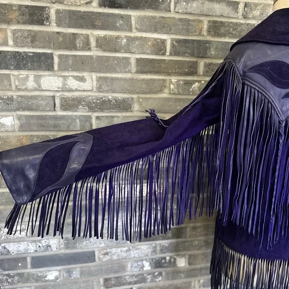 Vintage Suede Leather Western BOHO Fringe Jacket. - Picture 3 of 16